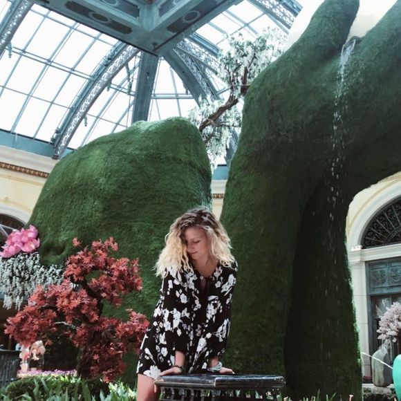 Meet your Posher, Amanda - Picture 1 of 1